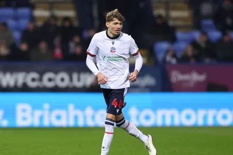 إصابة سوني شاربلس في المشاركة الأساسية الأولى مع بولتون بالدوري